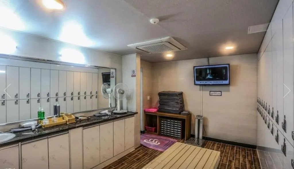 Cj Tourist Hotel Jeju