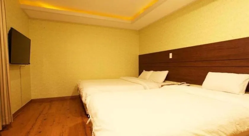 Cj Tourist Hotel Jeju