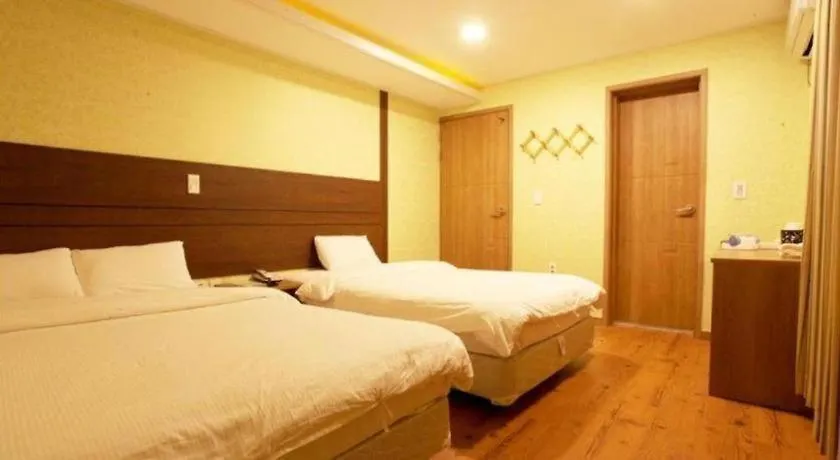 Cj Tourist Hotel Jeju