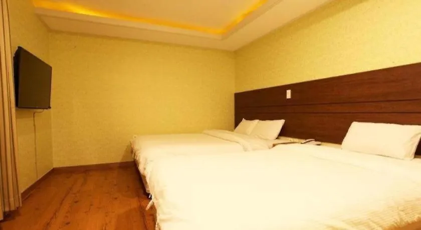 Cj Tourist Hotel Jeju