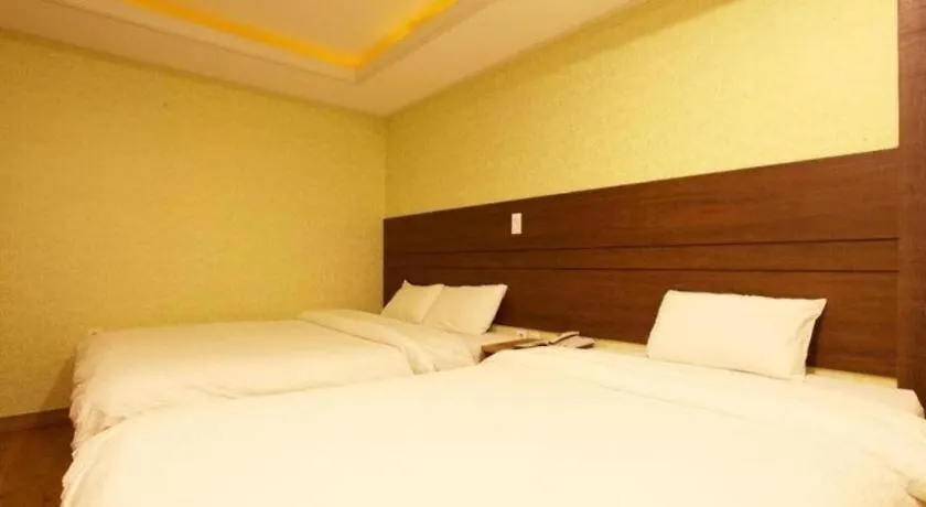 Cj Tourist Hotel Jeju 2*,  South Korea