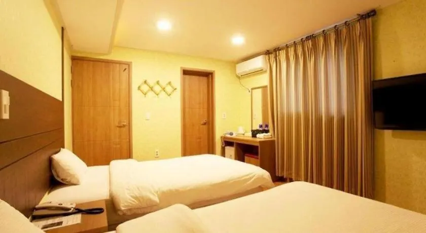Cj Tourist Hotel Jeju