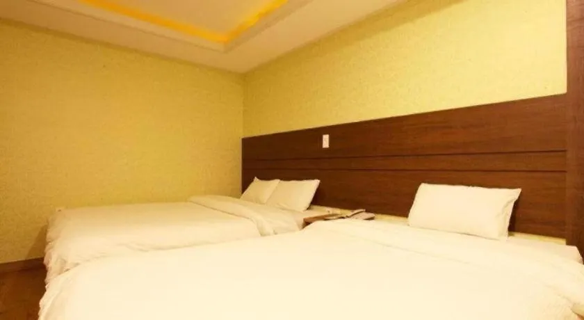 Cj Tourist Hotel Jeju