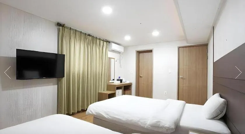 Cj Tourist Hotel Jeju 2*,  South Korea
