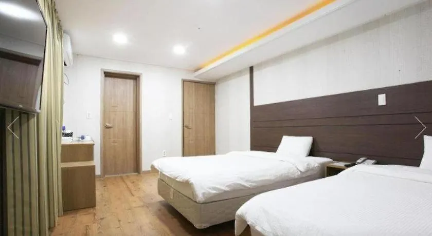 Cj Tourist Hotel Jeju